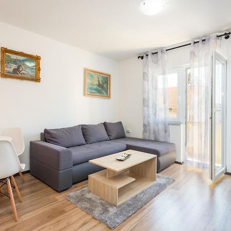 Sunny Apartment Ili Near Amfiteatar プーラ エクステリア 写真