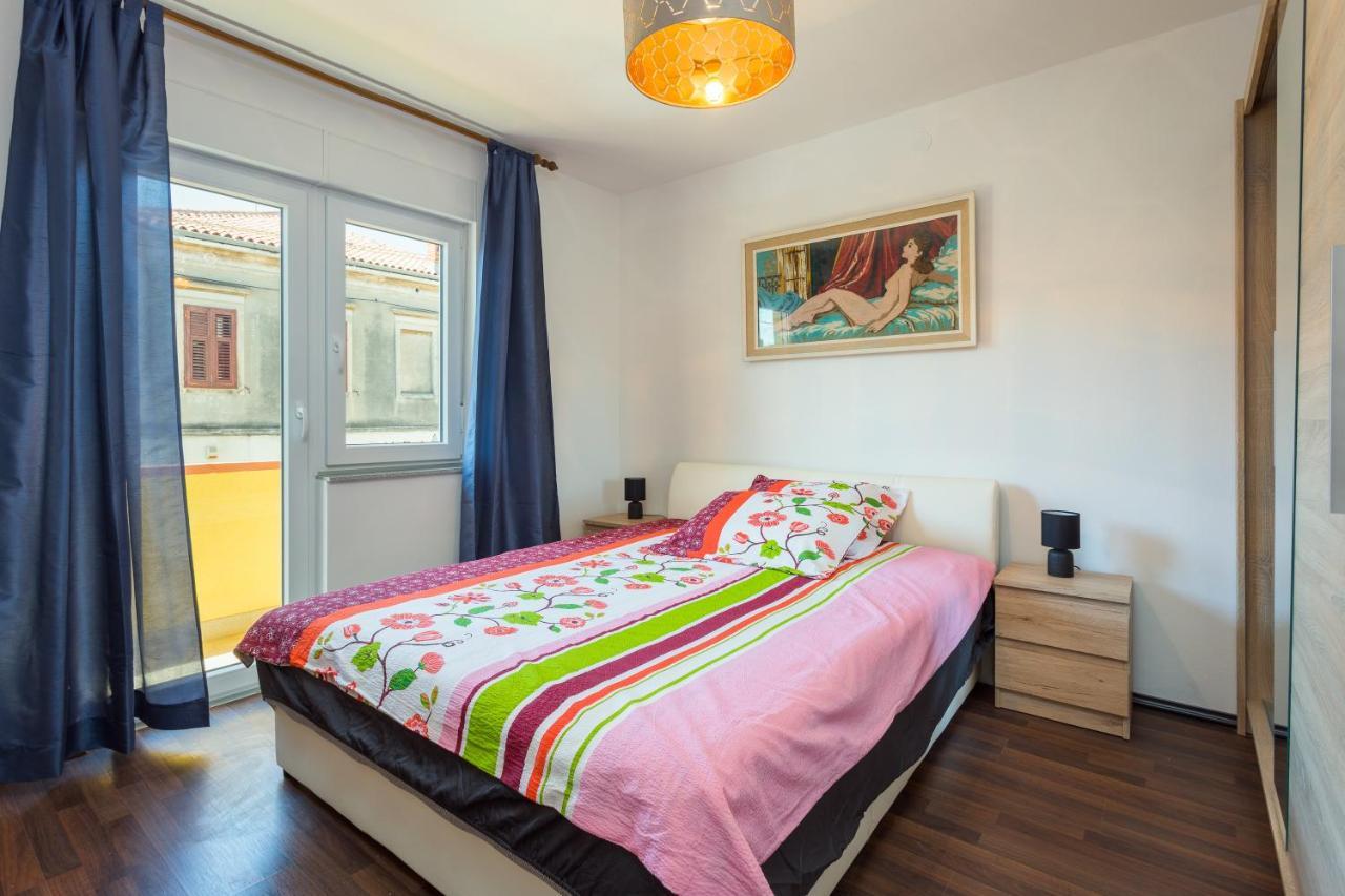 Sunny Apartment Ili Near Amfiteatar プーラ エクステリア 写真