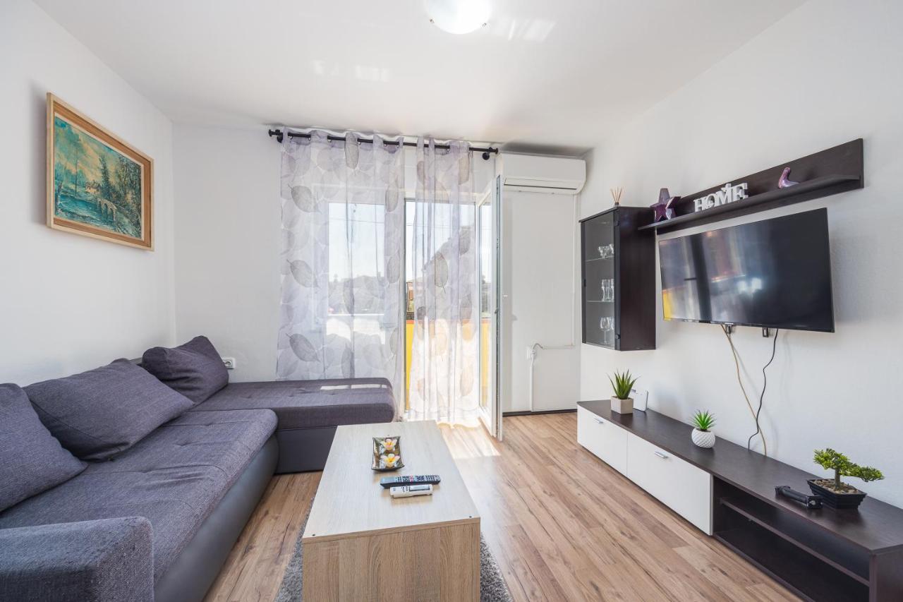 Sunny Apartment Ili Near Amfiteatar プーラ エクステリア 写真
